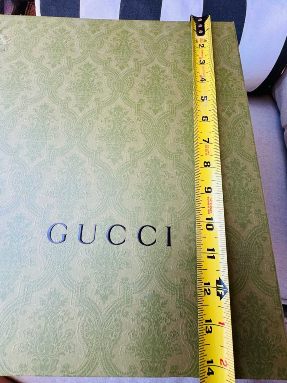 Gucci Green Paisley Gift Box with Branded Ribbon - Picture 4 of 10